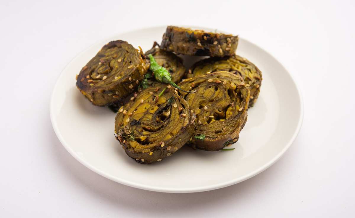 Alu Vadi Recipe
