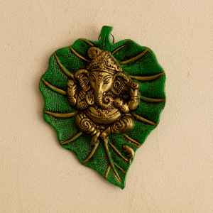  Lord Ganesha On Green Leaf
