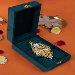 Golden Shankh With Velvet Box – Auspicious Conch Shell For Pooja, Vastu & Diwali Gifting