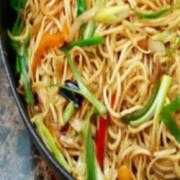 Vegetables, Chilies and Garlic Noodles