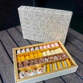 Mithaas Special Burfi And Roll Box