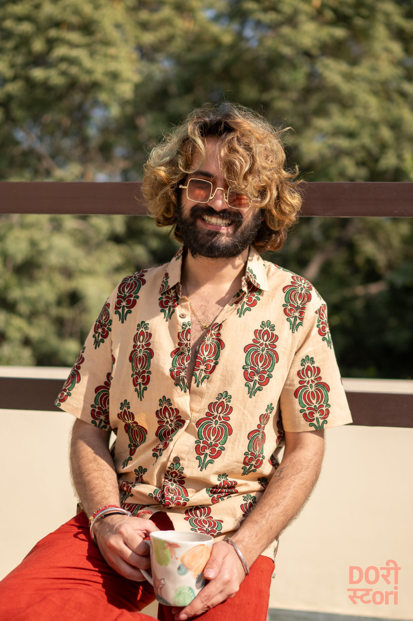 Half European Buti Crop Top Size M Color Biege Red Green  Black