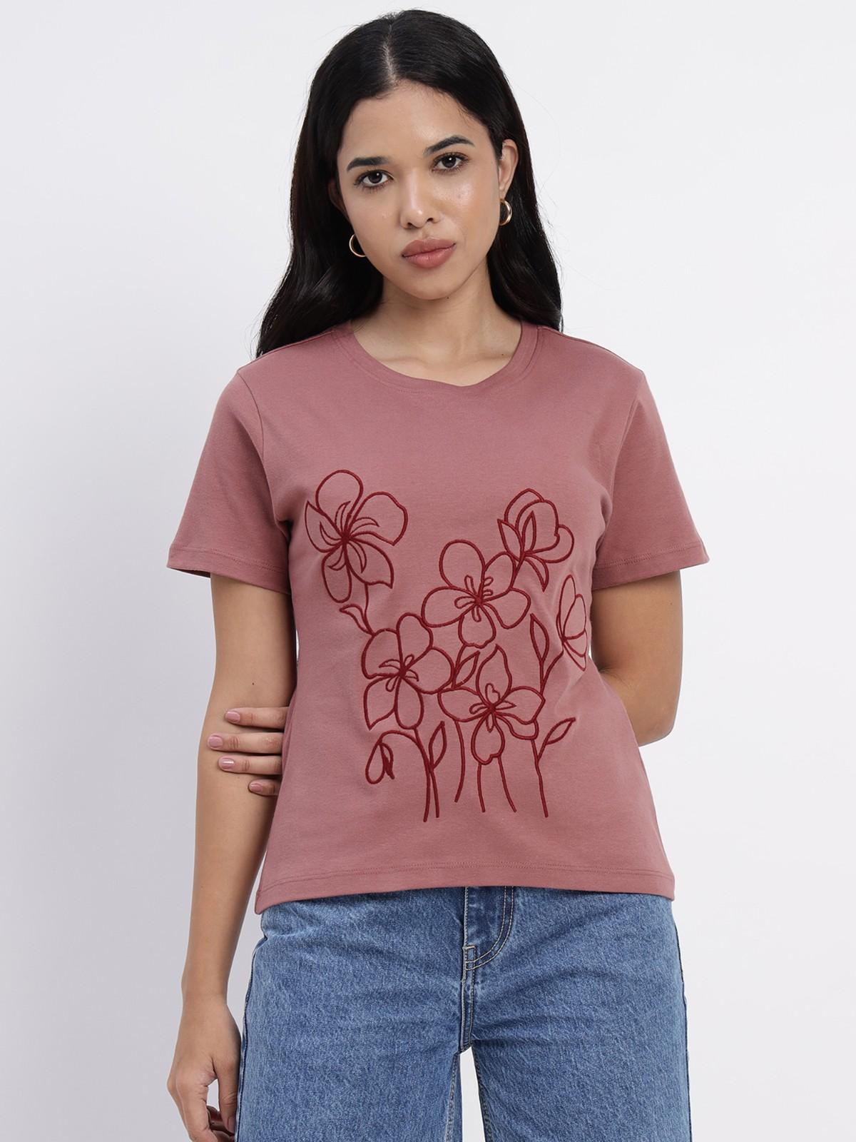 Embroidered Salmoncoloured regular tshirt