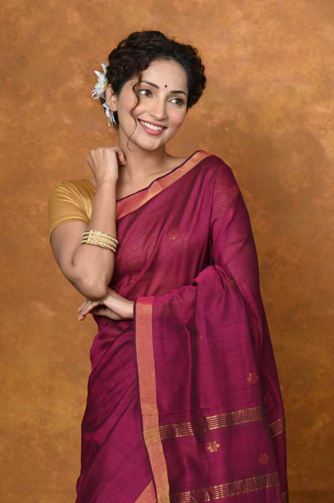 Burgandy VMI Design  Mul Cotton Handloom with Sleek Border and Flower Buttis