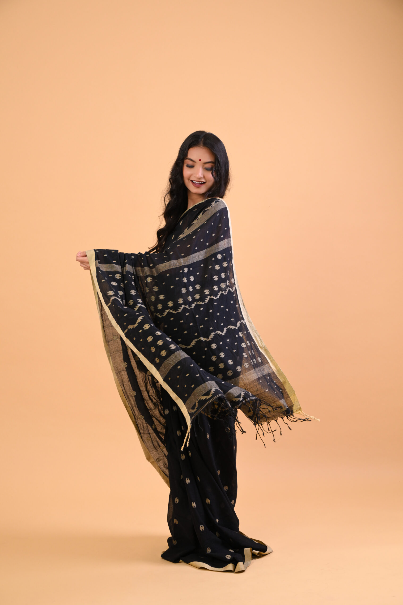 Black Beauty Jamdani Saree