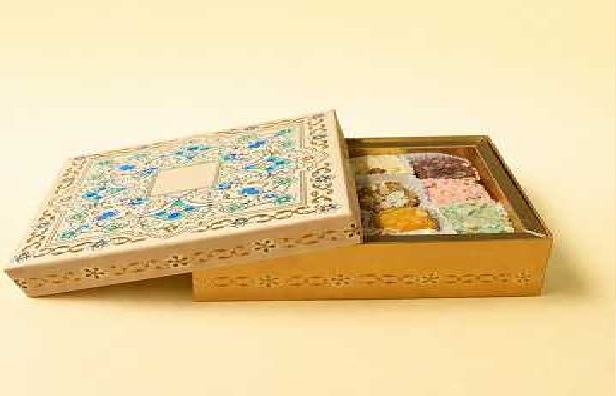 Gold/Peach Embellished Floral Gift Box (1 - Piece)